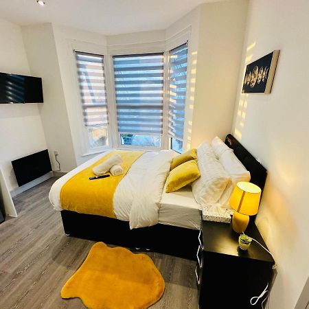 Comfy Guest House ลอนดอน ภายนอก รูปภาพ