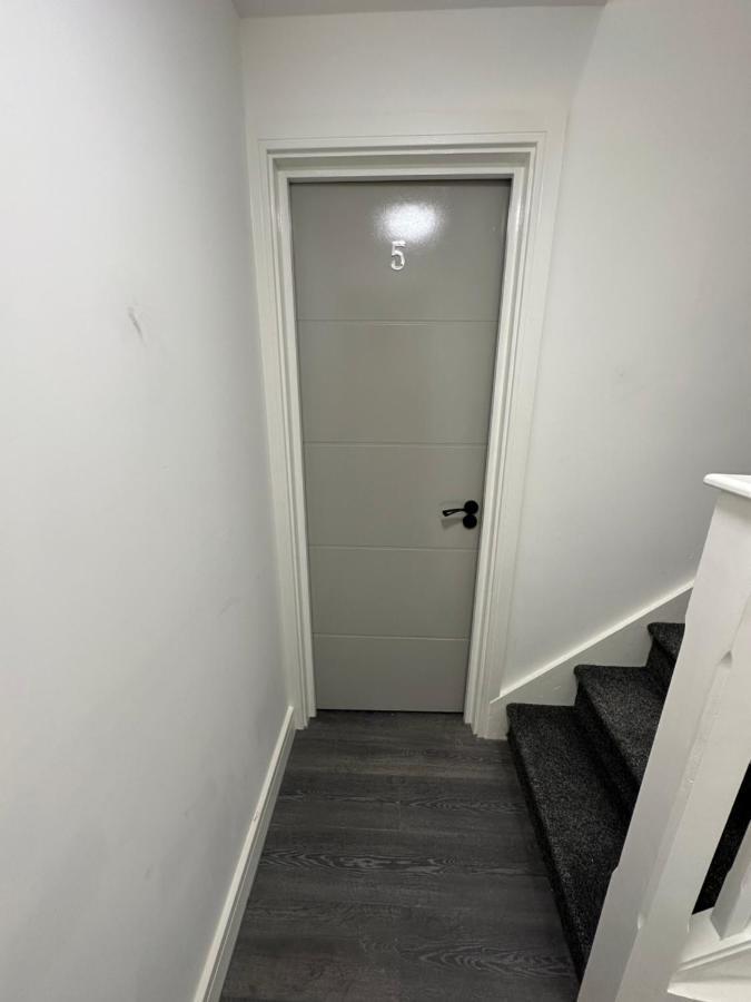 Comfy Guest House ลอนดอน ภายนอก รูปภาพ