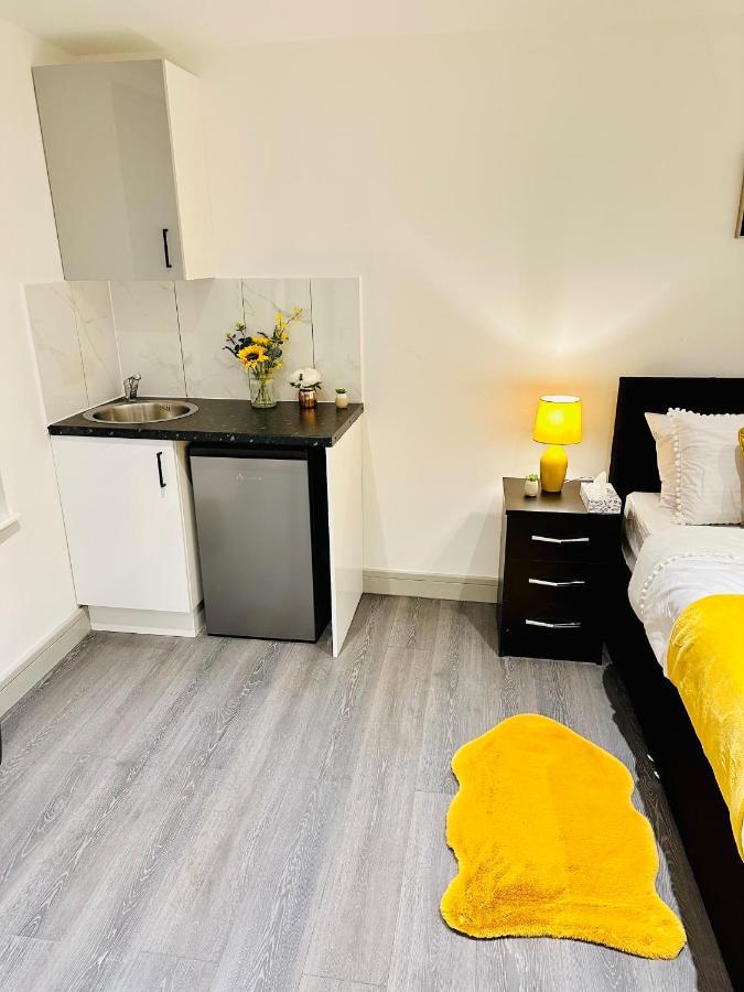 Comfy Guest House ลอนดอน ภายนอก รูปภาพ