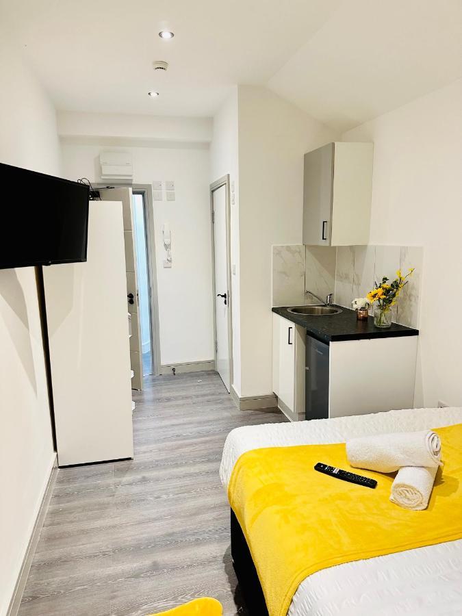 Comfy Guest House ลอนดอน ภายนอก รูปภาพ