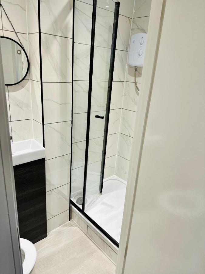 Comfy Guest House ลอนดอน ภายนอก รูปภาพ