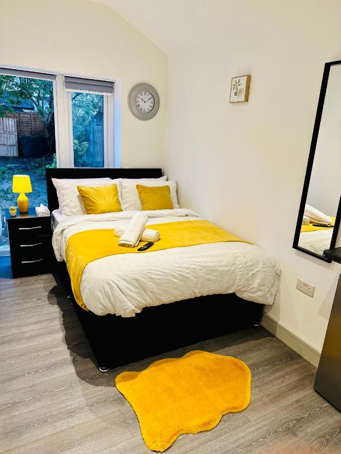 Comfy Guest House ลอนดอน ภายนอก รูปภาพ